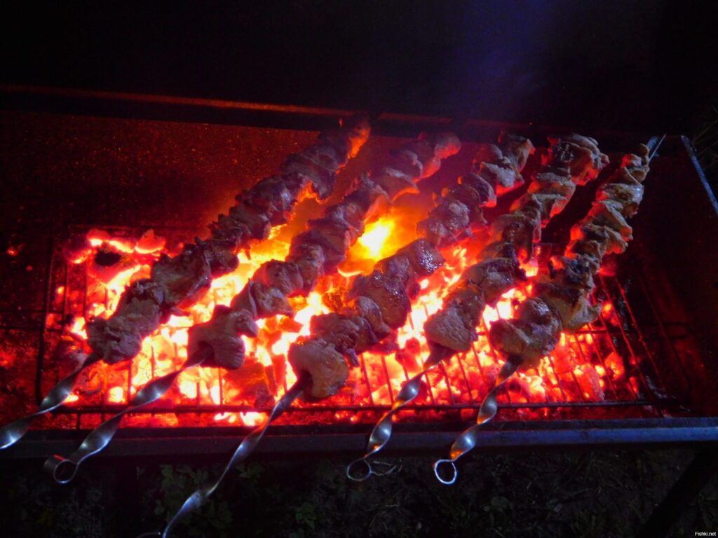 Фото 12 — Шашлык из свинины на мангале