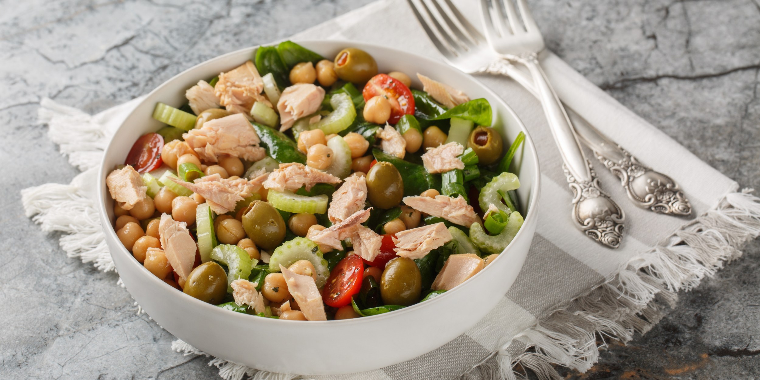 Фото 52 — Салат с тунцом и оливками