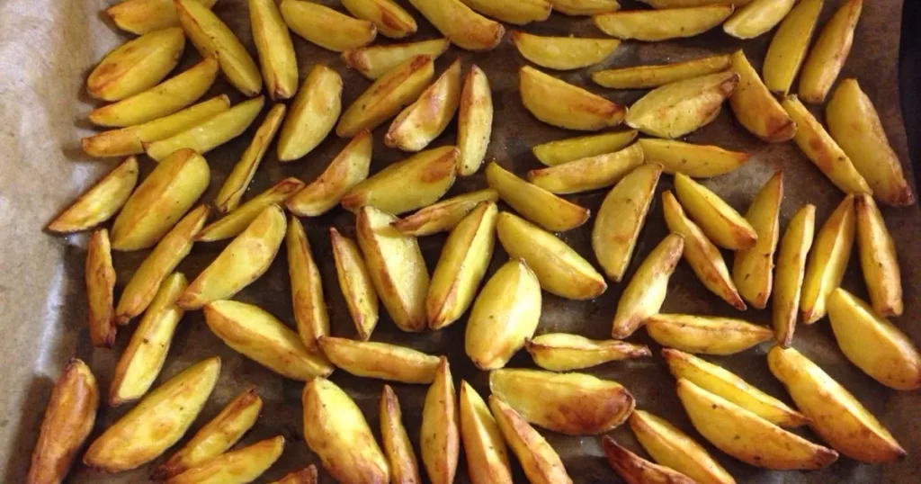 Фото 45 — Картофельные дольки с чесноком