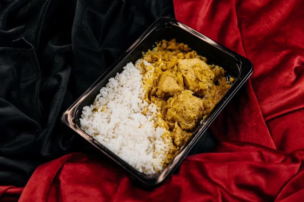 Фото 1 — Карри с курицей и рисом