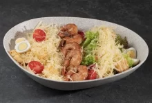 Photo of Салат Цезарь с креветками