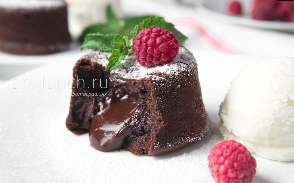 Фото 62 — Шоколадный десерт с малиновым соусом