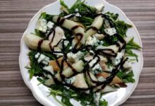 Photo of Салат с рукколой, грушей и голубым сыром