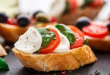 Photo of Брускетта с помидорами и базиликом